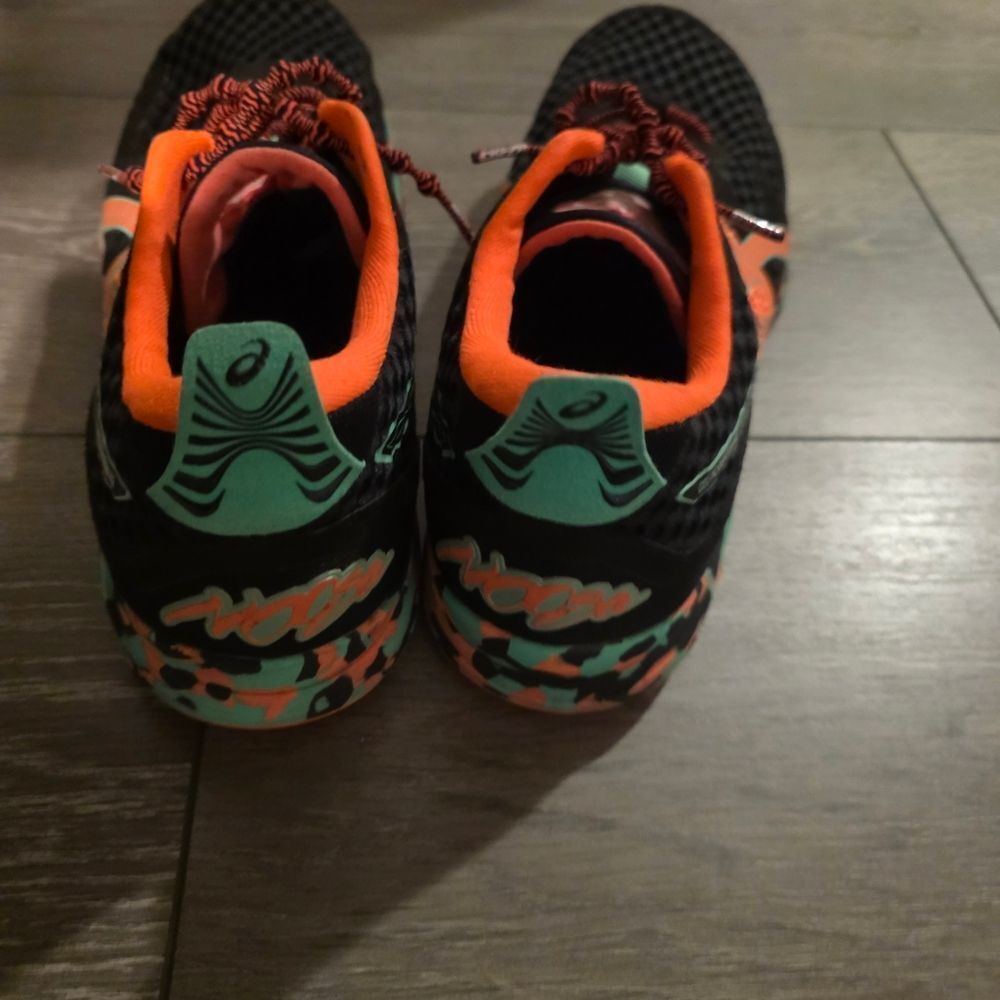 FLASH SALE- Men's ASICS Gel-Noosa Tri 12 Black and Neon Running Shoes - Picture 6 of 9